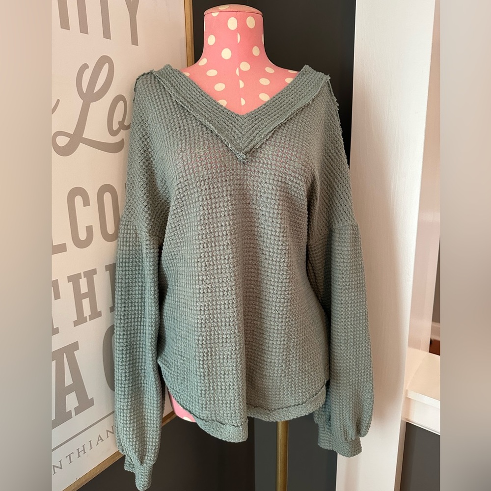 Emmer & Oat thin Vneck Henley